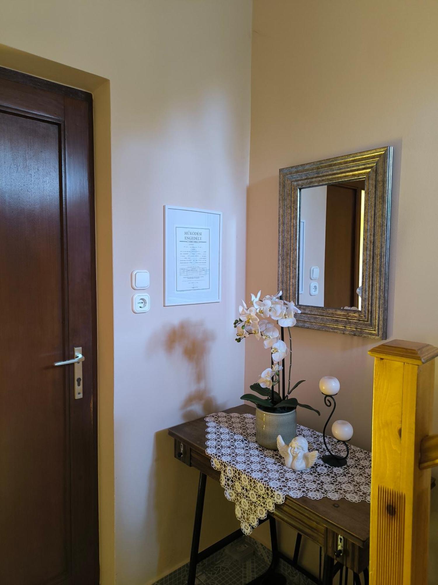 Bed and Breakfast Korona Étterem Panzió Balatonberény Esterno foto