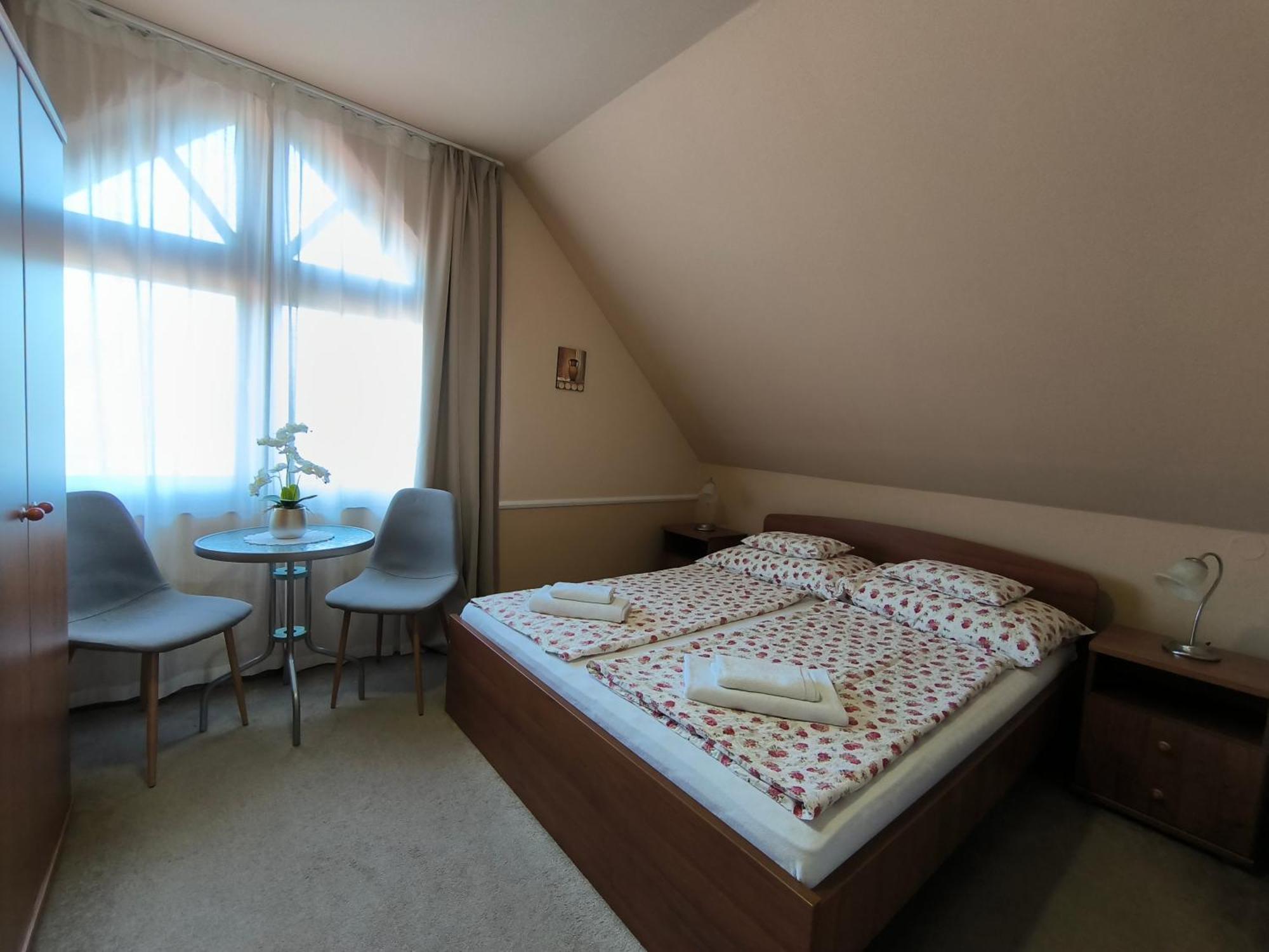 Bed and Breakfast Korona Étterem Panzió Balatonberény Esterno foto